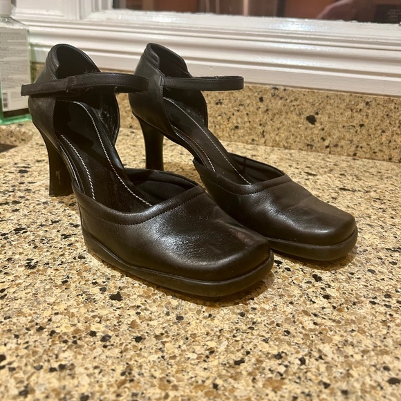 Nine West Black Leather Mary Jane Heels in Size 10 - Picture 1 of 7